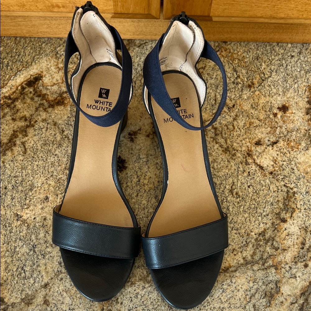 White Mountain Women's Navy Blue Sandals